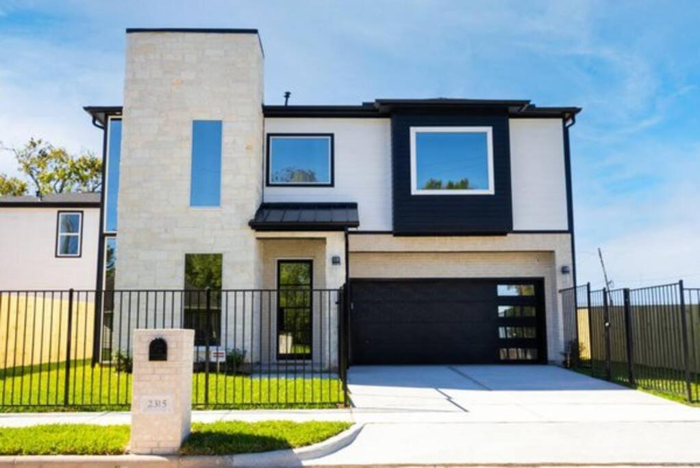 Cute Cozy House Close To Major Sporting Events And Restaurants Houston Exterior photo